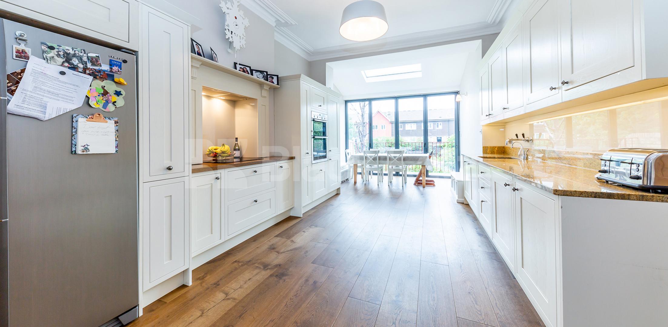 			STUNNING 4 BED WITH GARDEN! , 4 Bedroom, 1 bath, 1 reception House			 Hartham Road  , CALEDONIAN ROAD 